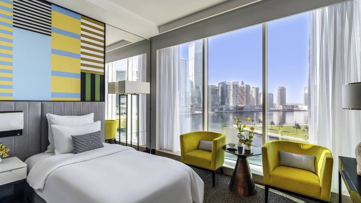 Deluxe King or Twin Canal View 